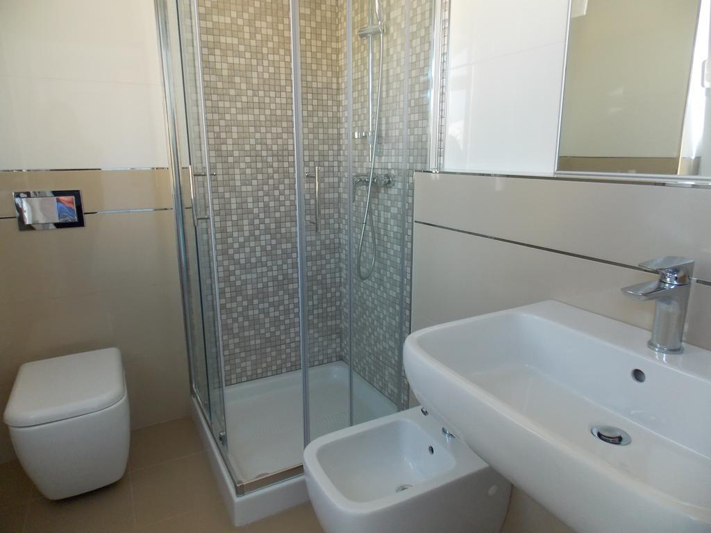 Corte Dei Merli Suite & Room روفينج الغرفة الصورة