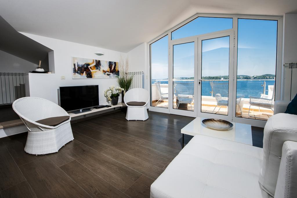 Corte Dei Merli Suite & Room روفينج الغرفة الصورة
