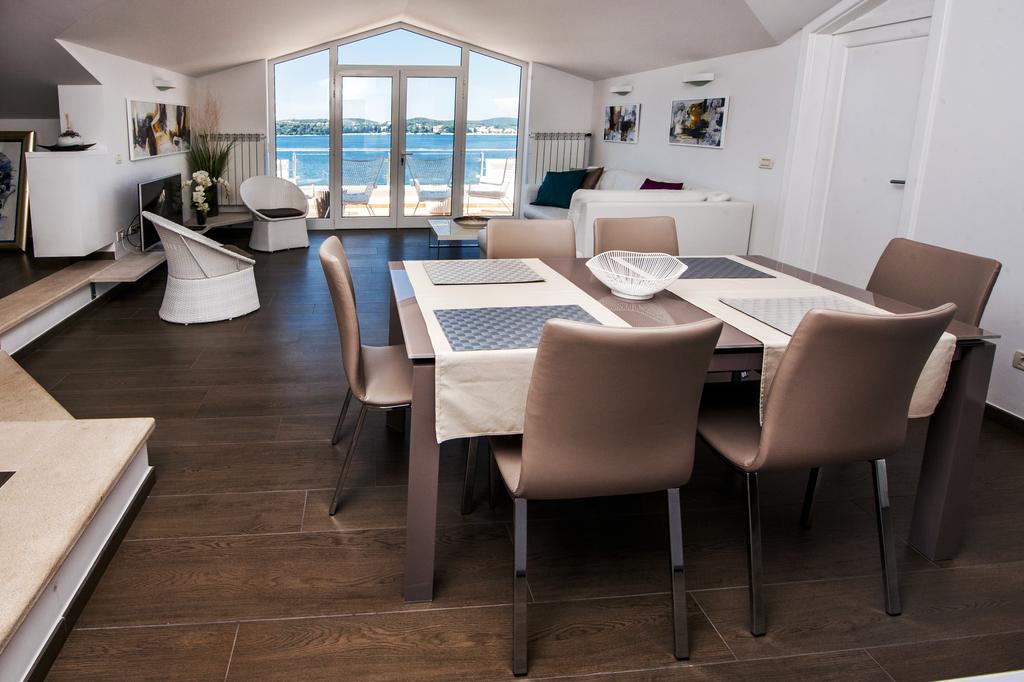 Corte Dei Merli Suite & Room روفينج الغرفة الصورة