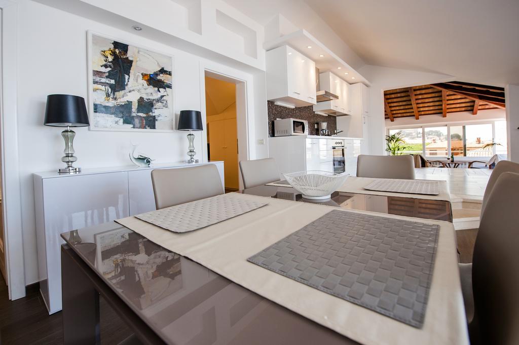 Corte Dei Merli Suite & Room روفينج الغرفة الصورة