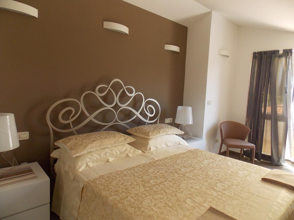 Corte Dei Merli Suite & Room روفينج المظهر الخارجي الصورة