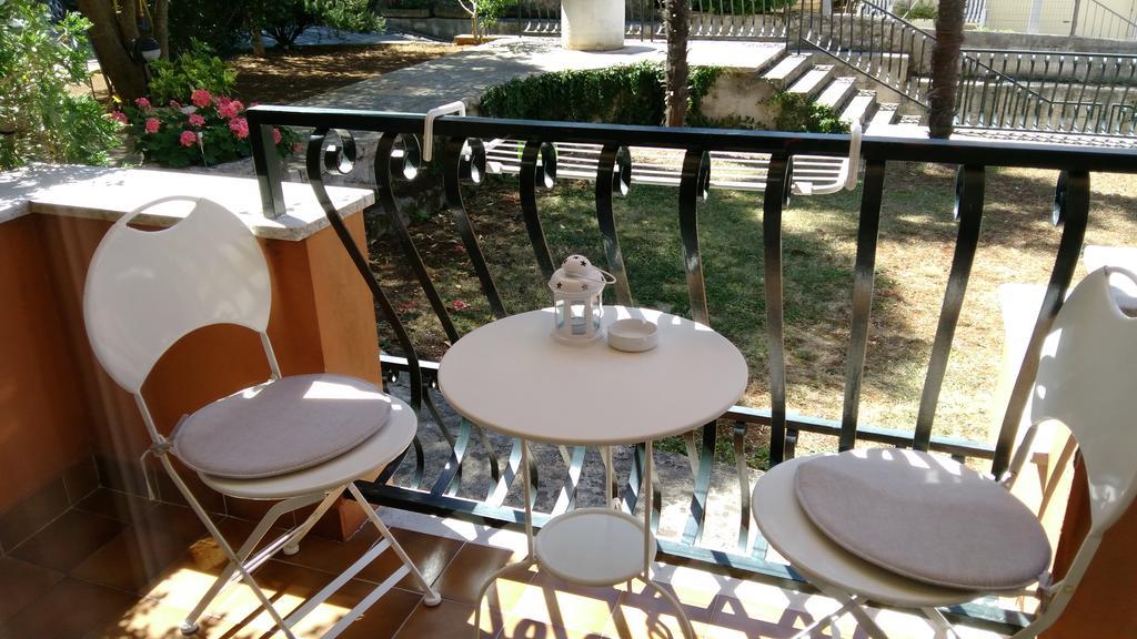 Corte Dei Merli Suite & Room روفينج المظهر الخارجي الصورة