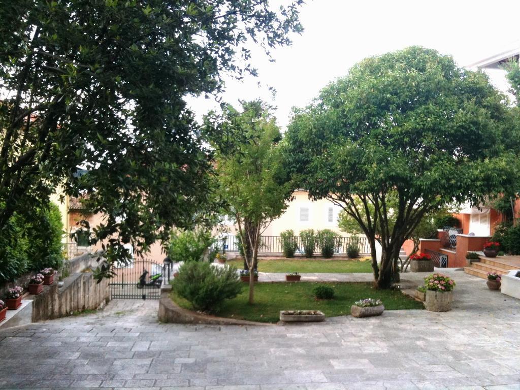 Corte Dei Merli Suite & Room روفينج المظهر الخارجي الصورة