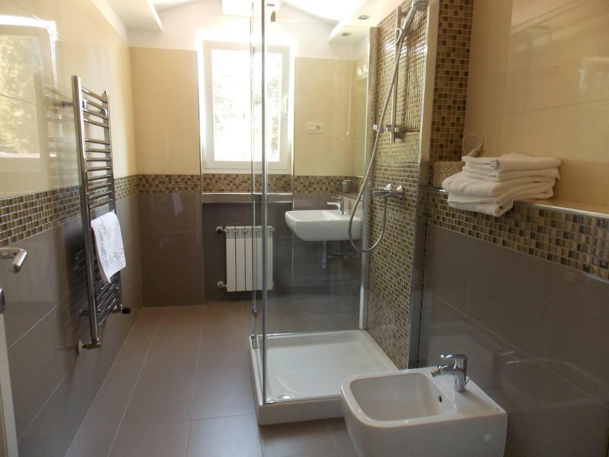 Corte Dei Merli Suite & Room روفينج الغرفة الصورة